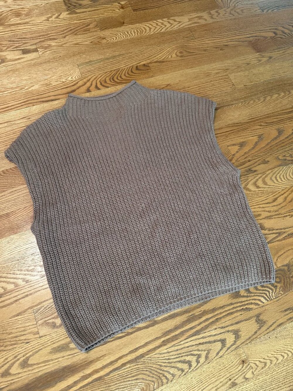 Leith mock neck sweater tank size M